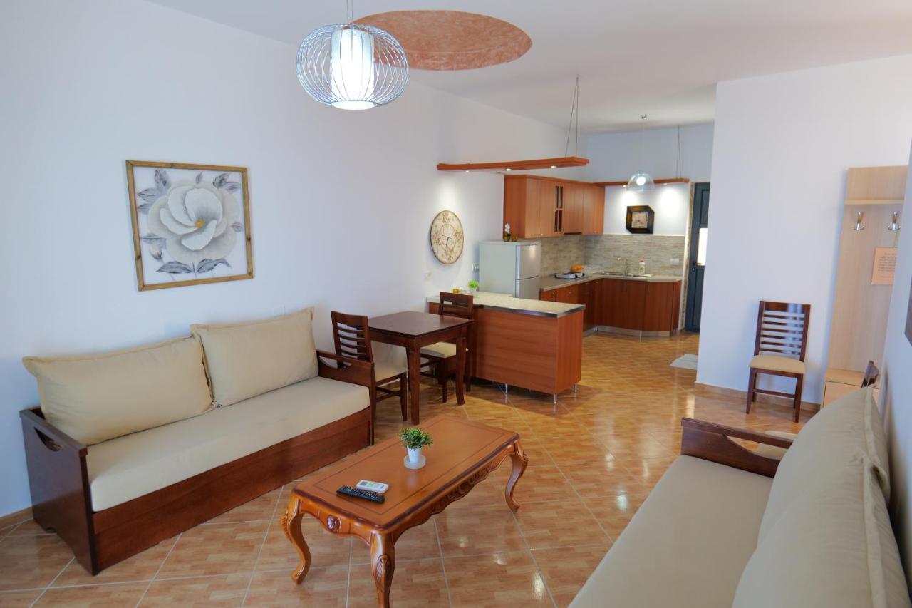 Sunset Villas Qëparo Exteriér fotografie